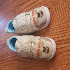 Ikki squeaky shoes, size 5